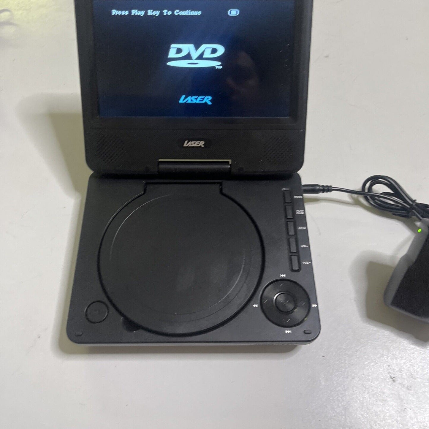 Laser 7" Portable DVD Player Multi-Region DVD-PT-7D