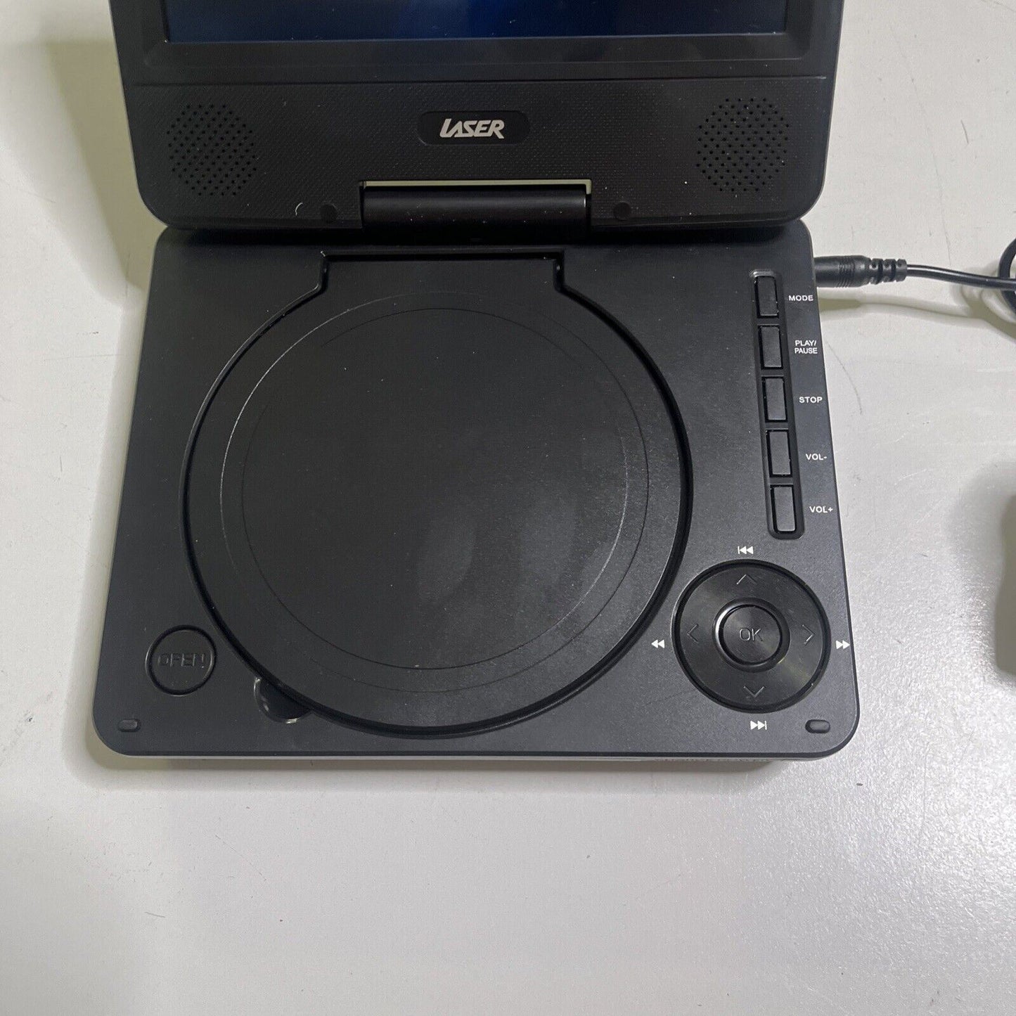 Laser 7" Portable DVD Player Multi-Region DVD-PT-7D