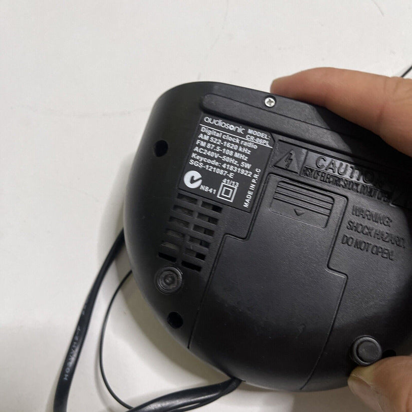Audiosonic CR06PL Digital Clock Alarm AM/FM Radio Retro Unit