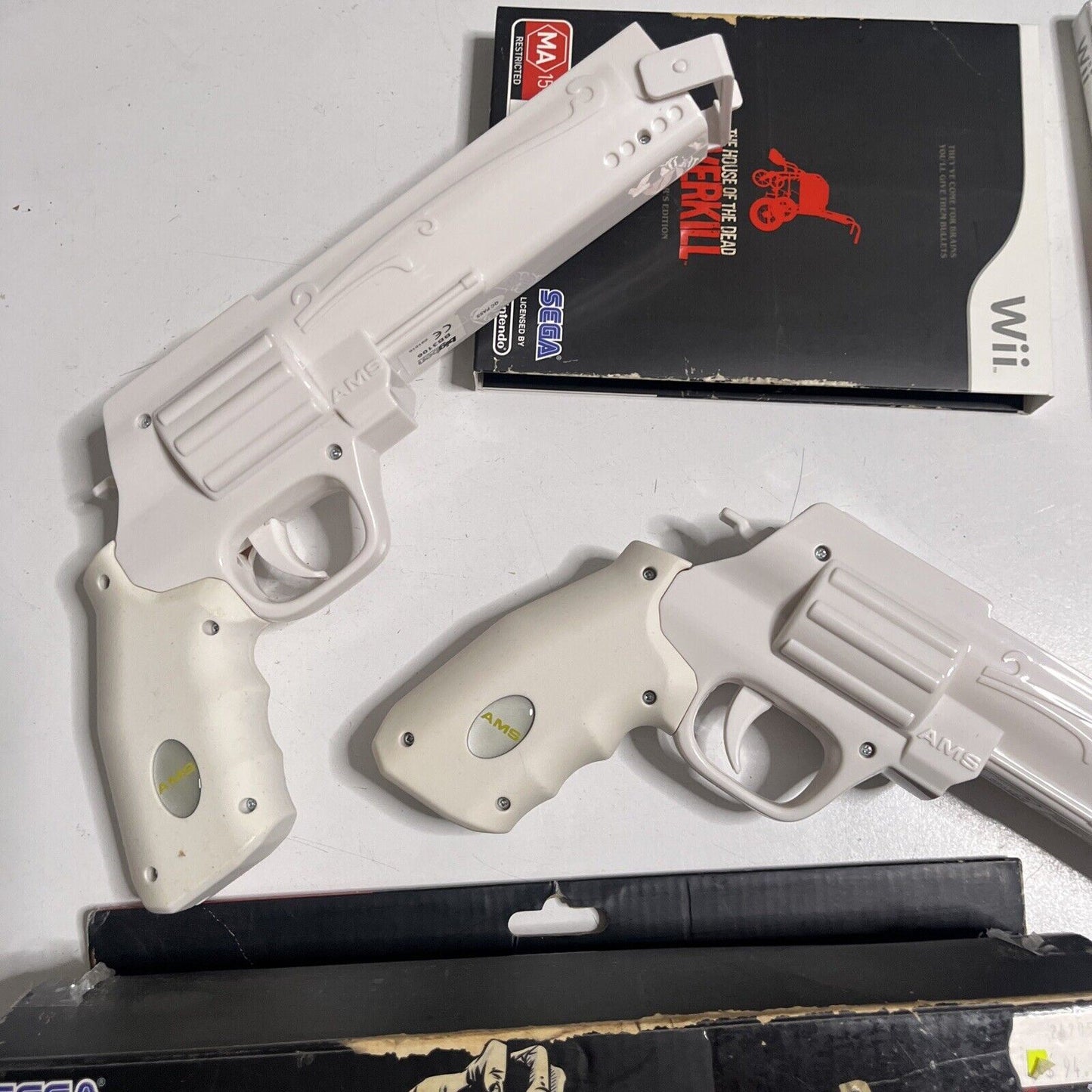 The House Of The Dead - Overkill Bang Bang Box Nintendo Wii 2x Guns PAL & Novel