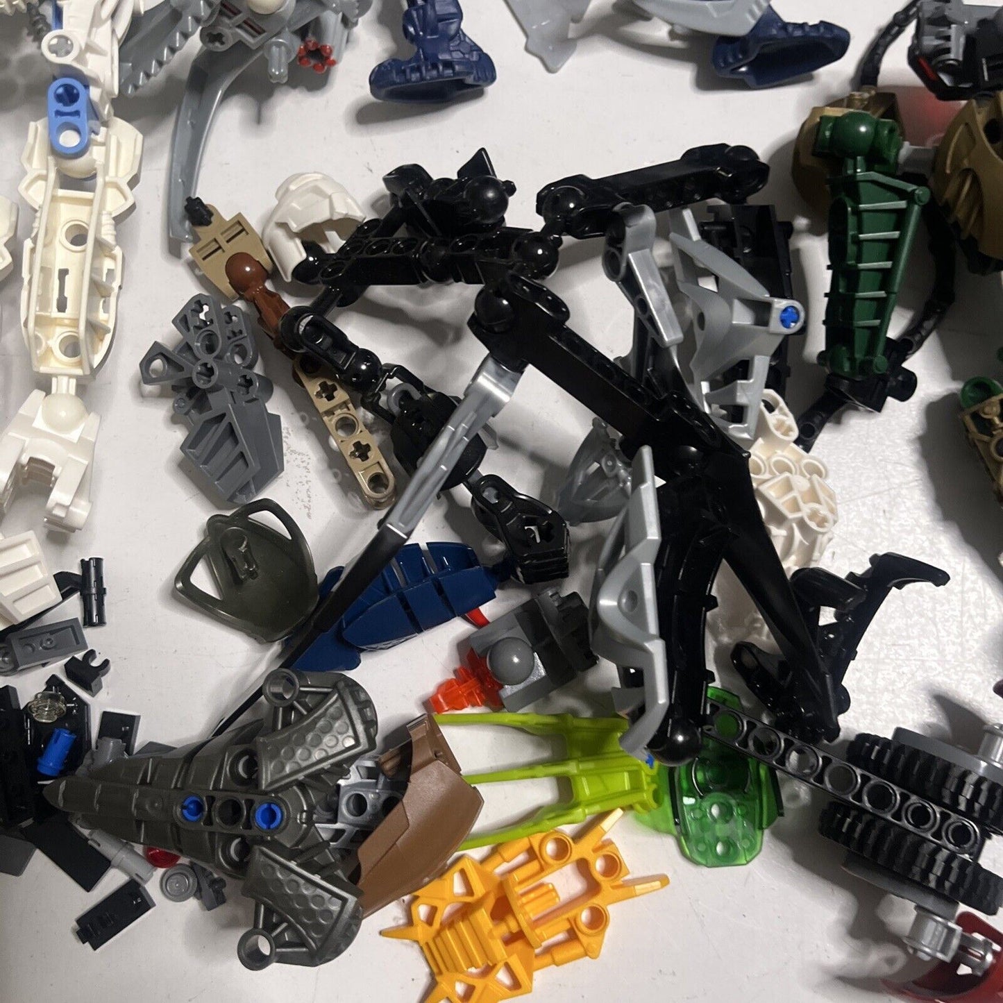 Lego Bionicle 595grams Assorted Characters Weapons and Pieces