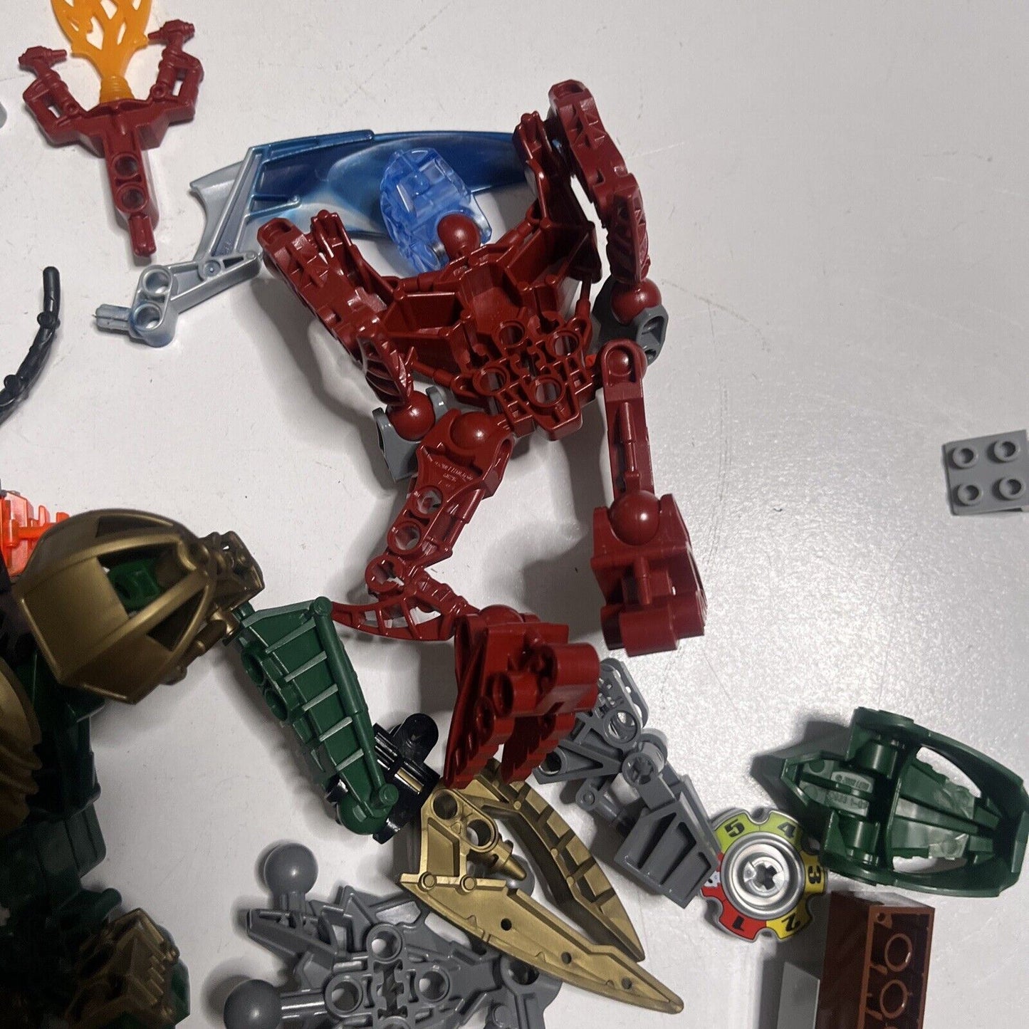 Lego Bionicle 595grams Assorted Characters Weapons and Pieces