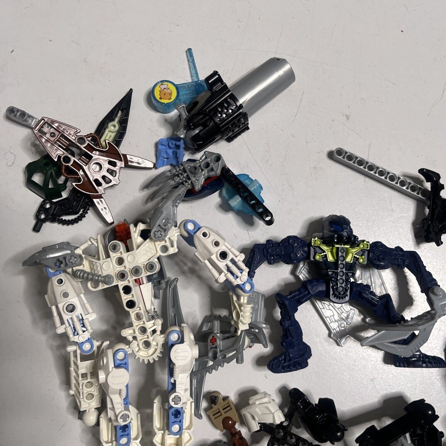 Lego Bionicle 595grams Assorted Characters Weapons and Pieces