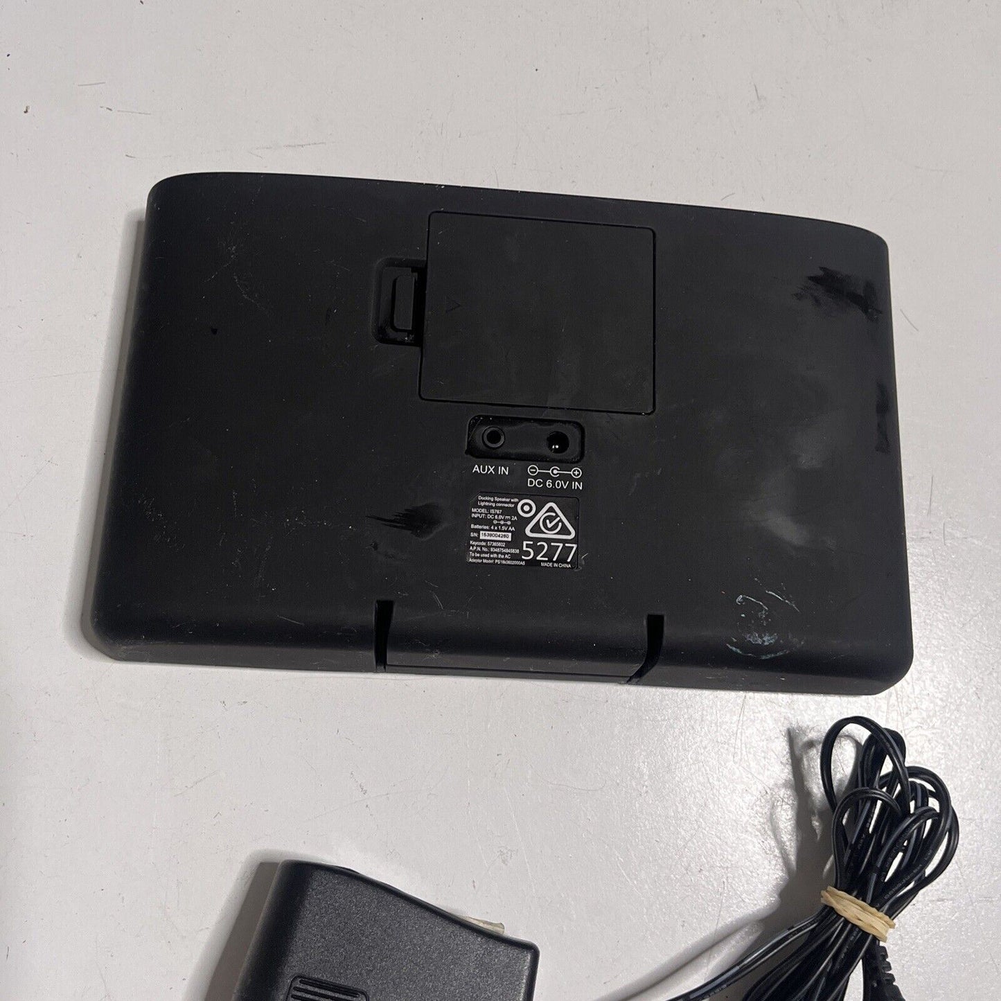 Portable Docking Speaker with Lightning Connector for iPhone Model IS767