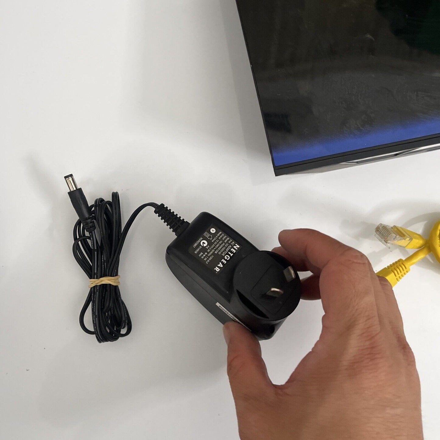 NETGEAR D6200 - ADSL Wifi AC1200 Modem Router - w/ Power, DSL & Ethernet Cables