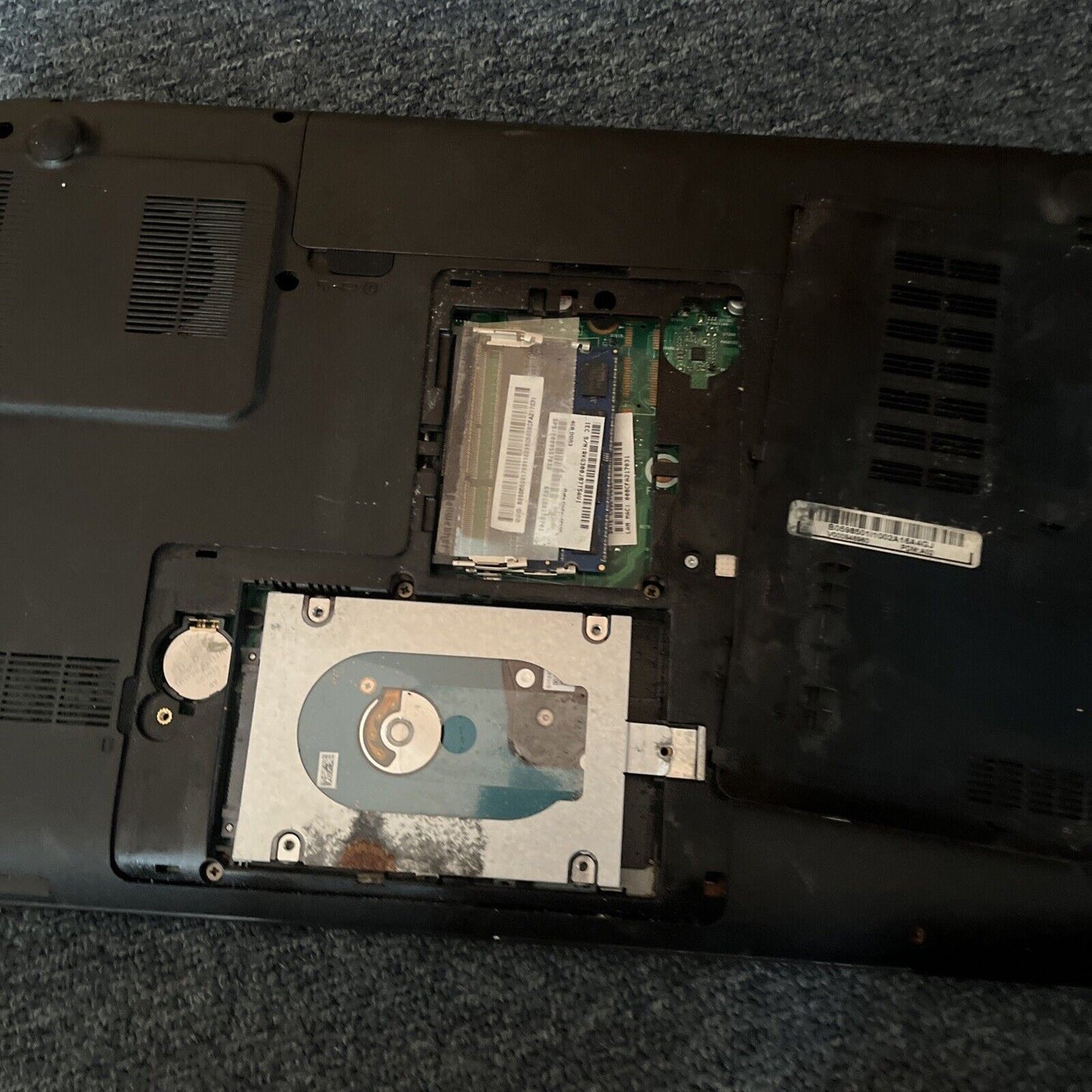 Toshiba Satellite L850 Laptop 4gb RAM 1TB HDD *Not Working Cracked Screen*