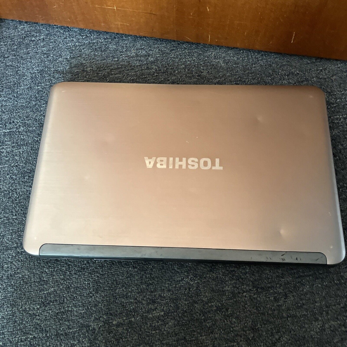Toshiba Satellite L850 Laptop 4gb RAM 1TB HDD *Not Working Cracked Screen*