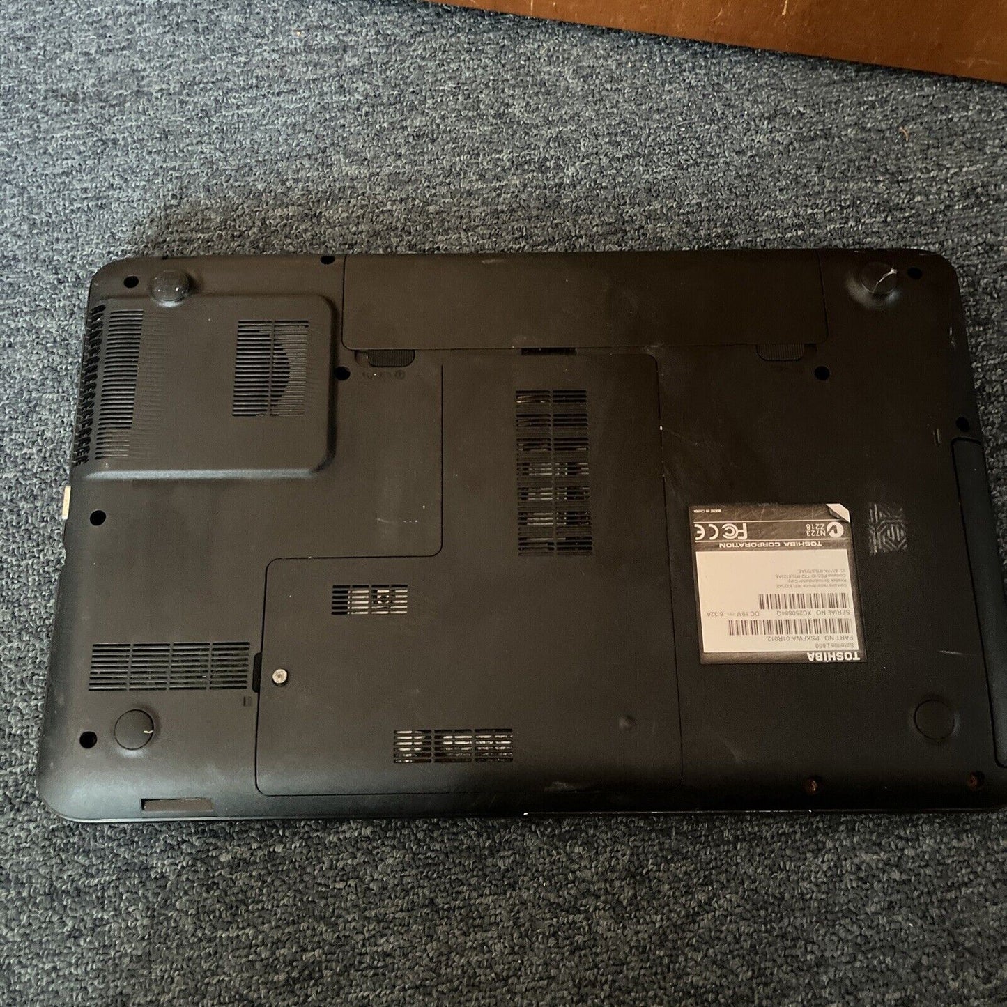 Toshiba Satellite L850 Laptop 4gb RAM 1TB HDD *Not Working Cracked Screen*