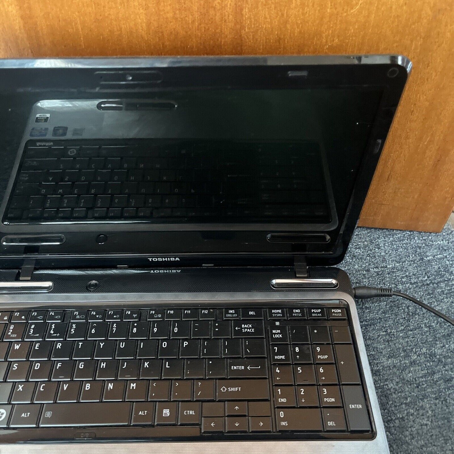 Toshiba Satellite L750 Laptop i3-2310M 2.1Ghz 4gb RAM 15.6" 500gb HDD