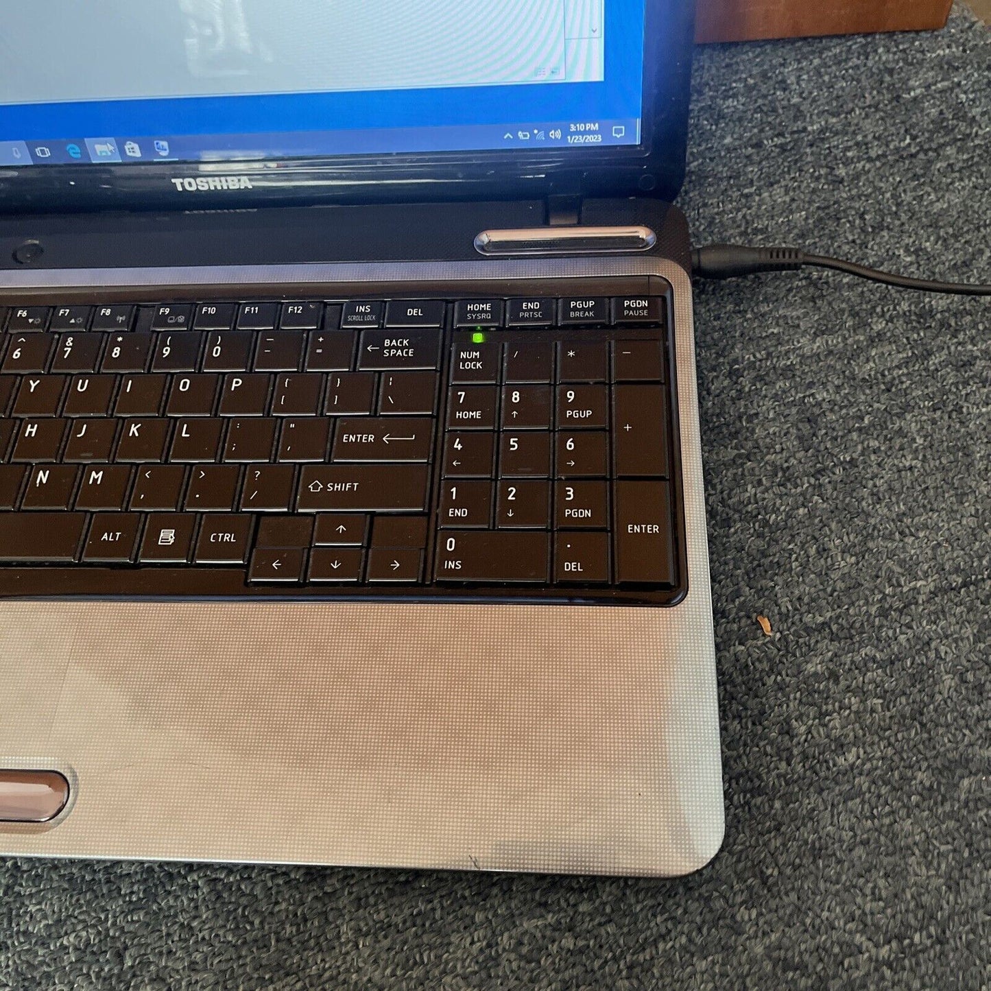 Toshiba Satellite L750 Laptop i3-2310M 2.1Ghz 4gb RAM 15.6" 500gb HDD