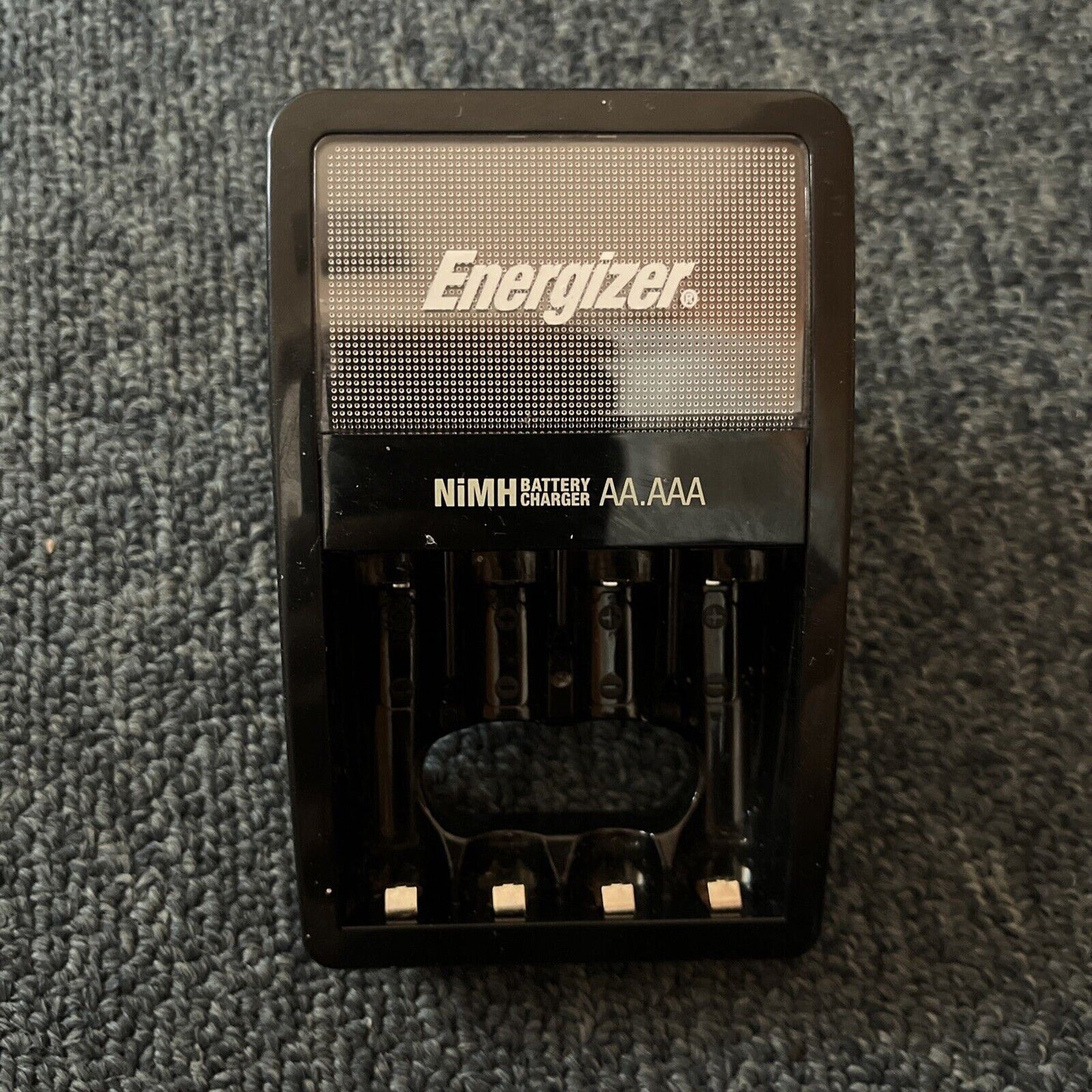 Energizer Ni-MH Battery Charger CHVCM4-NZ 4x AA AAA