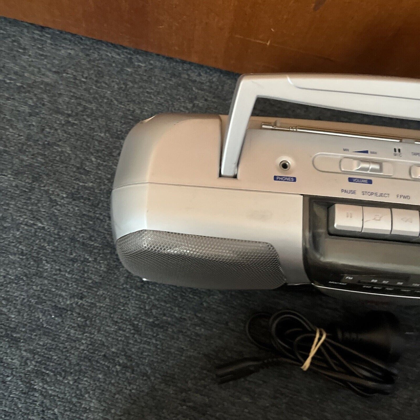 Awa Portable Radio Cassette Recorder CK-900B *plays slow. for parts or repair *