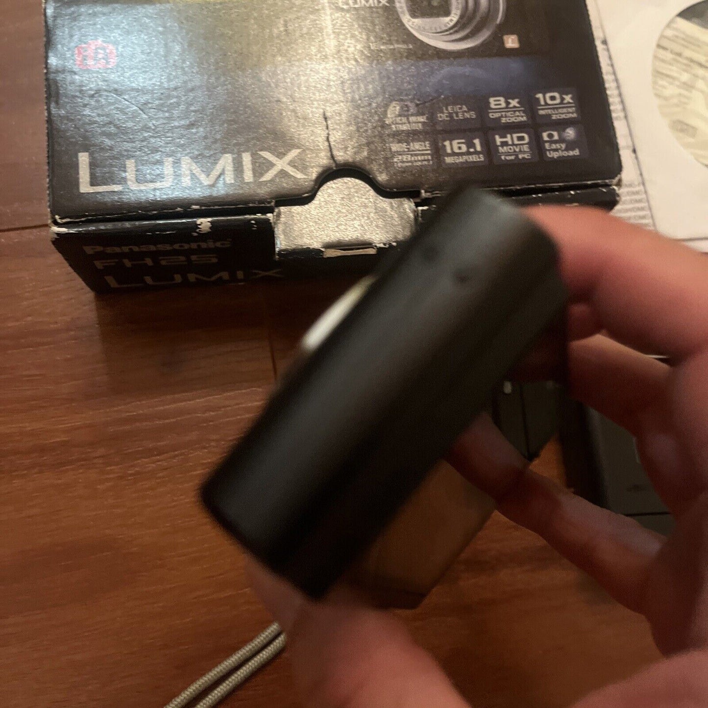 Panasonic Lumix DMC-FH25 Digital Camera 16.1MP with Box and software