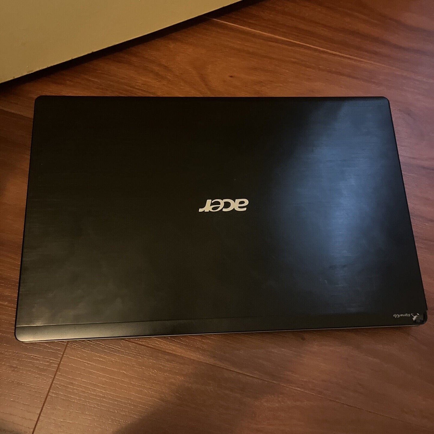 Acer Aspire 5820TG i5 15.6" 4Gb RAM 750gb HDD *for parts LCD damage no battery*