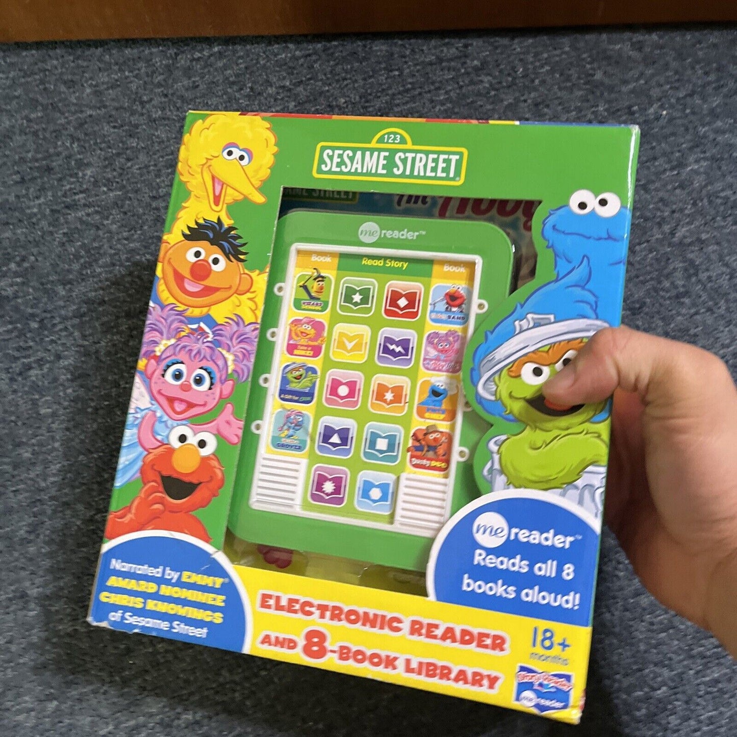 Sesame Street: Me Reader: Electronic Reader and 8-Book Library