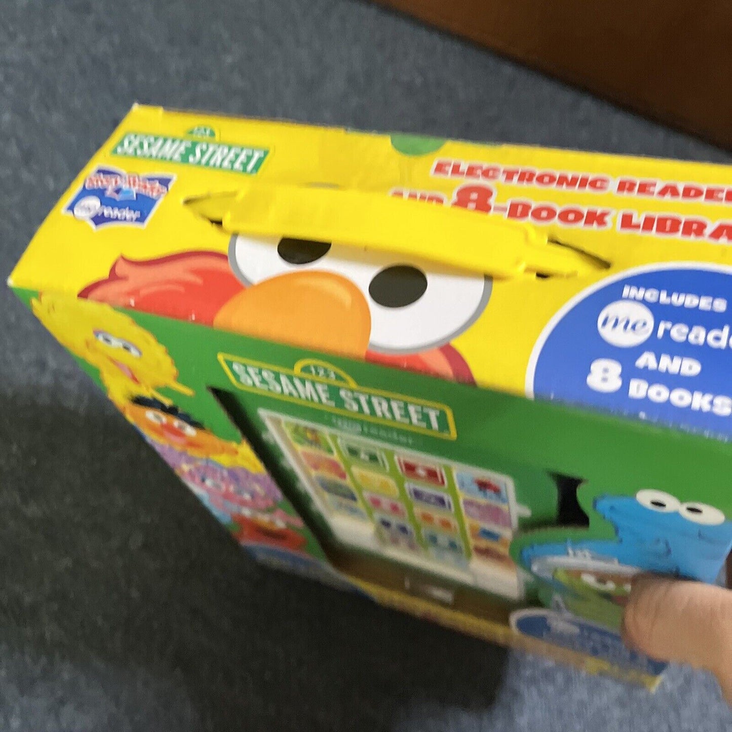 Sesame Street: Me Reader: Electronic Reader and 8-Book Library