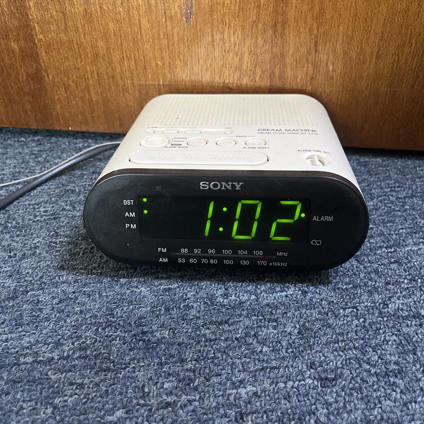 Sony Dream Machine FM/AM Clock Radio Alarm ICF-C218