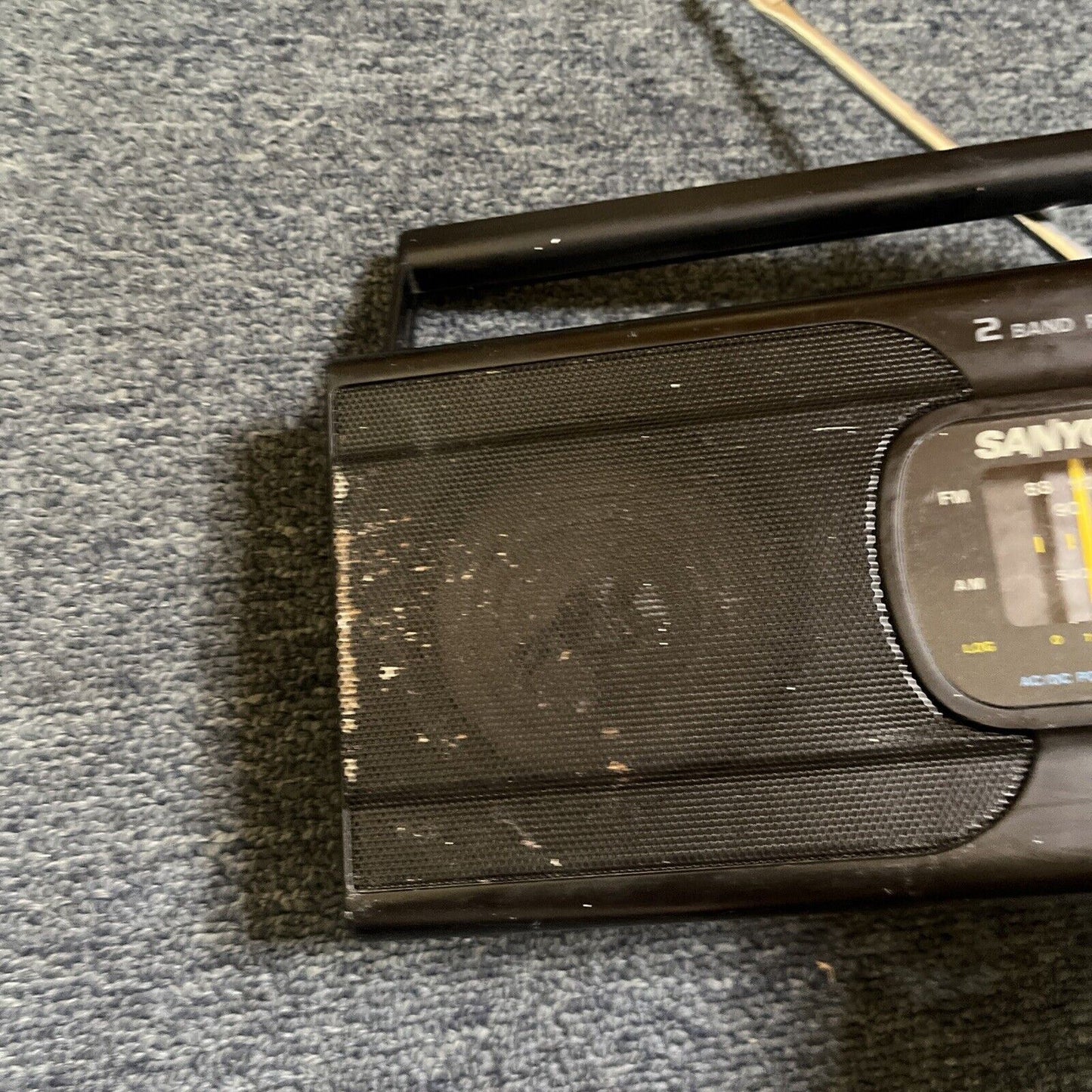 Sanyo RP-6168 AM/FM Portable Radio Receiver *missing battery lid*