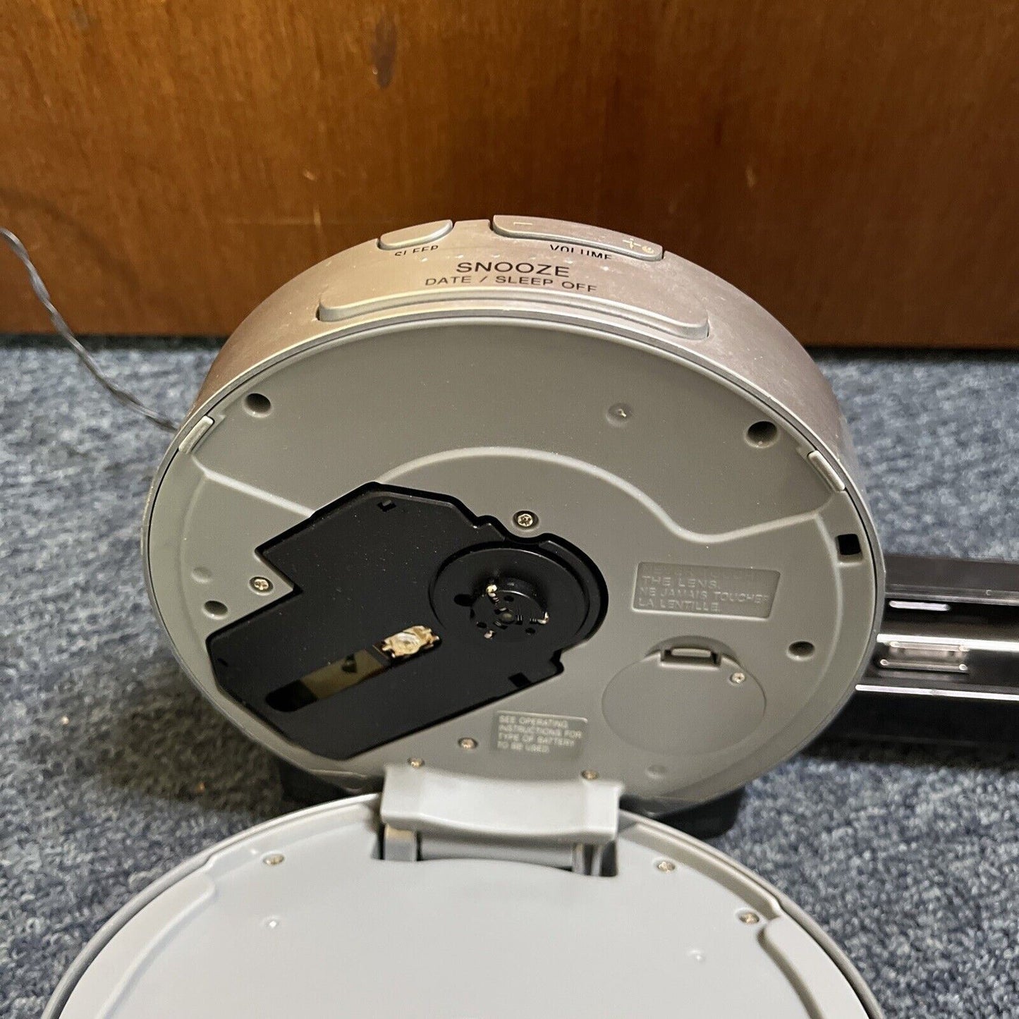 Sony Dream Machine Alarm Click FM/AM Radio CD 30-pin iPod ICF-CD3iP CD Player