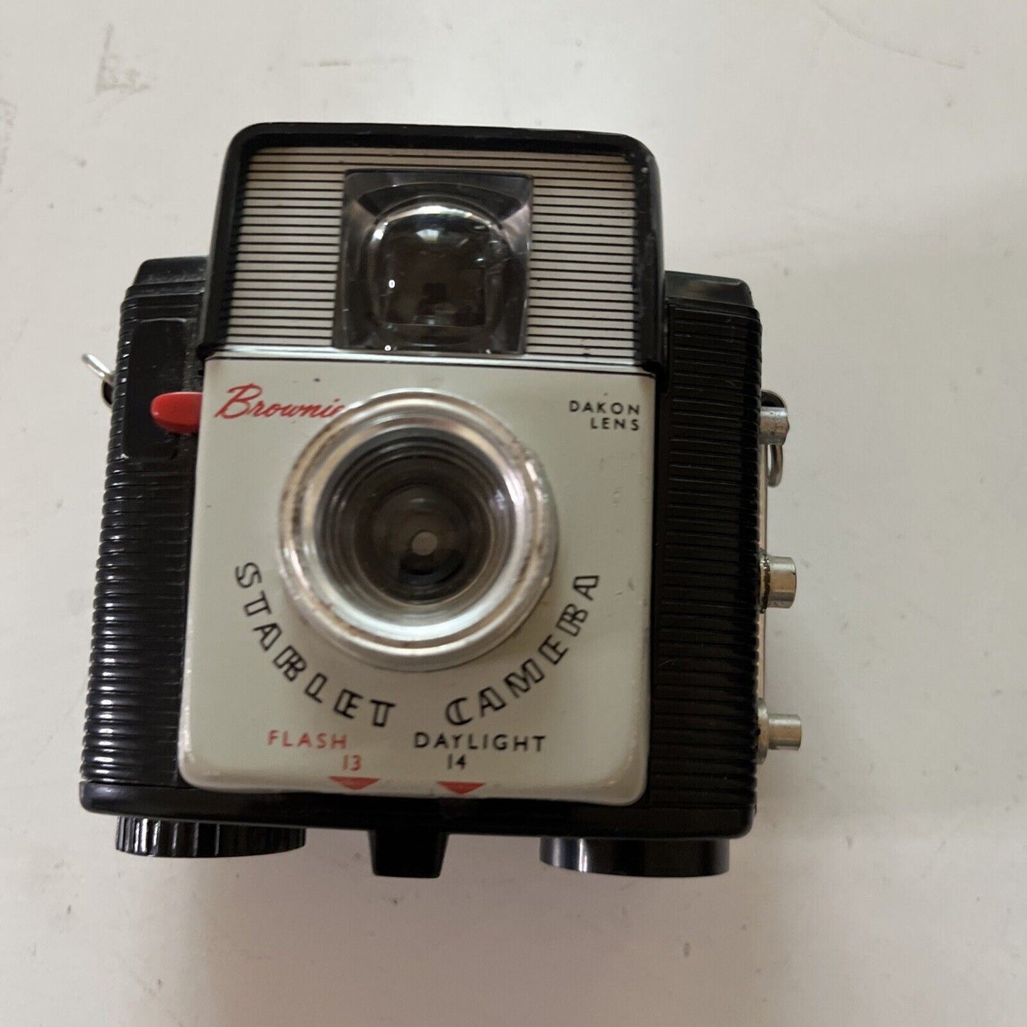 Brownie Starlet Camera / Kodak Six-20 Brownie C Camera