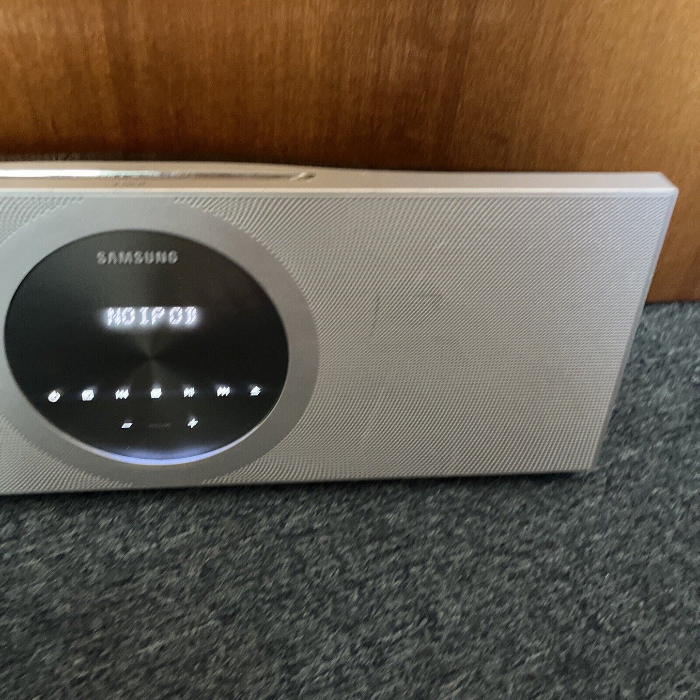 Samsung MM-D470D Micro System DVD CD FM Player ipod Dock *No remote control*