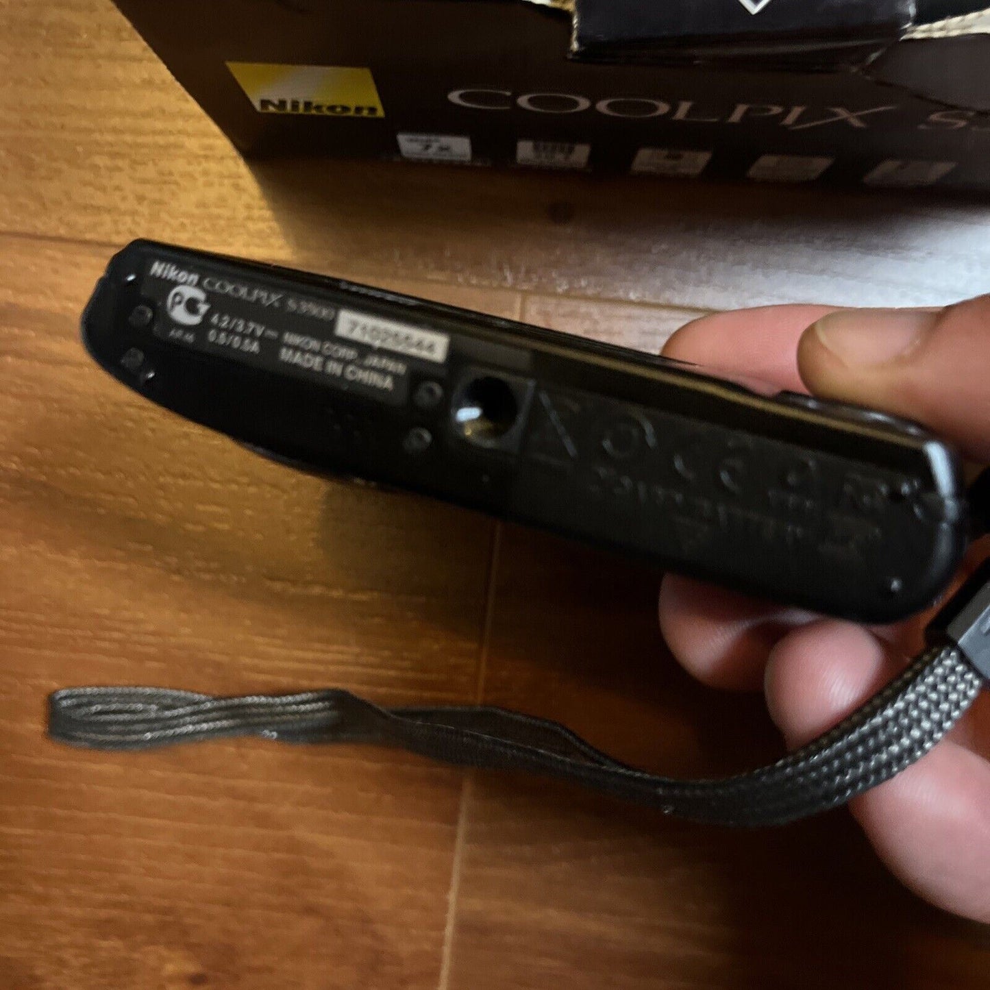 Nikon Coolpix S3500 Digital Camera 20.1MP