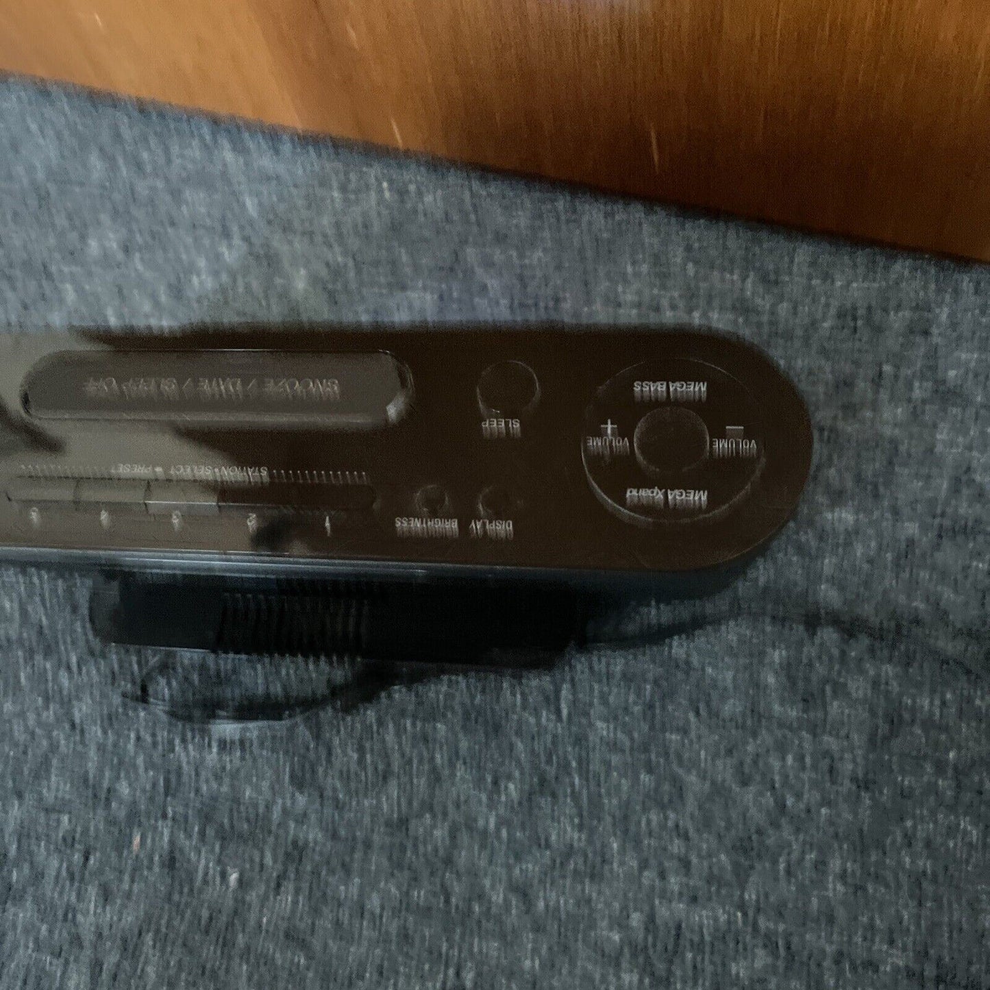 Sony Personal Audio Docking System XDR-DS12iP DAB+ Digital FM Radio 30-pin iPod