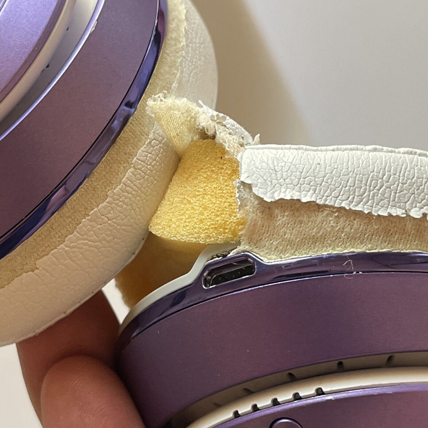 Beats Solo3 Wireless On-Ear Wireless Headphone A1796 *for parts or repair*