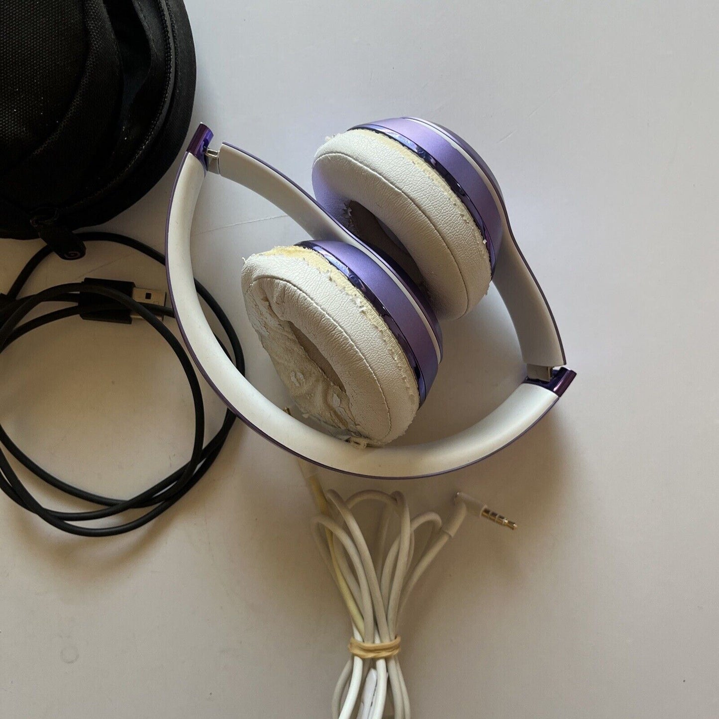 Beats Solo3 Wireless On-Ear Wireless Headphone A1796 *for parts or repair*