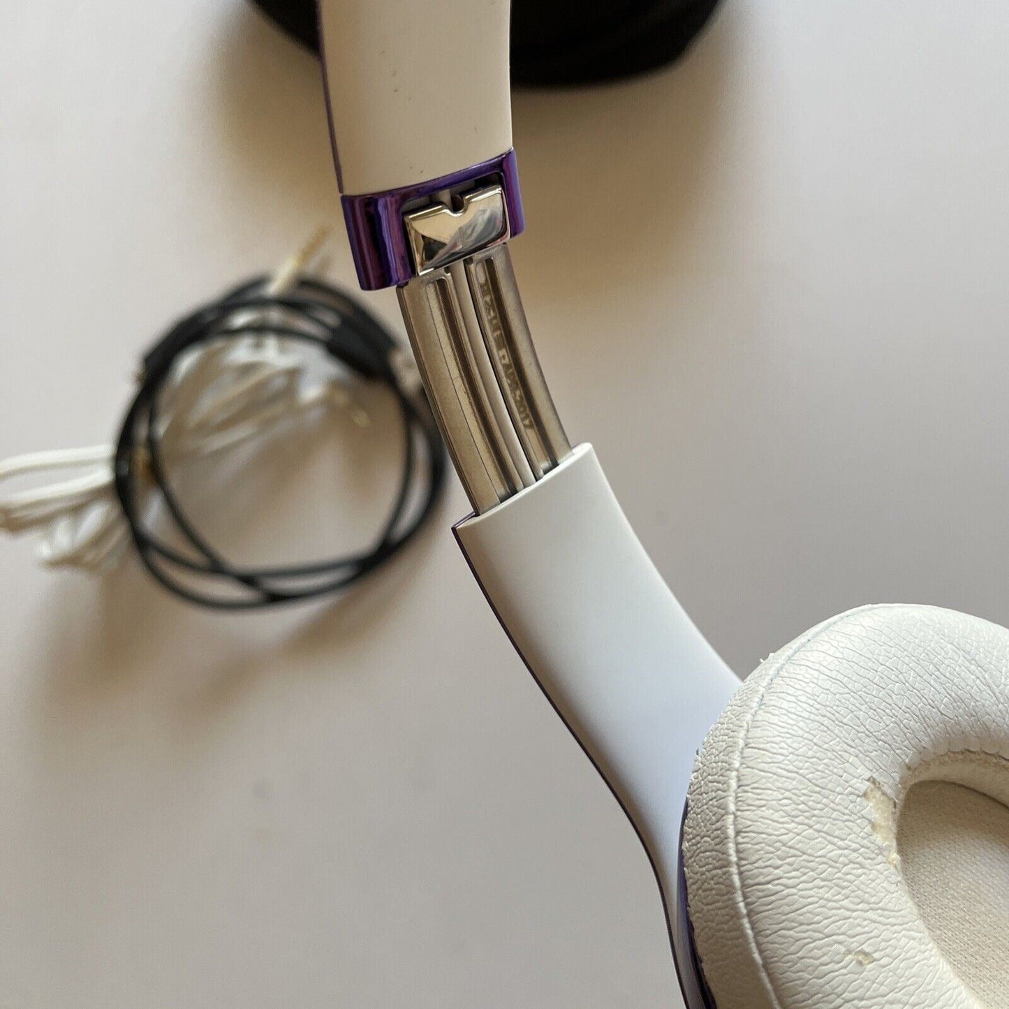 Beats Solo3 Wireless On-Ear Wireless Headphone A1796 *for parts or repair*