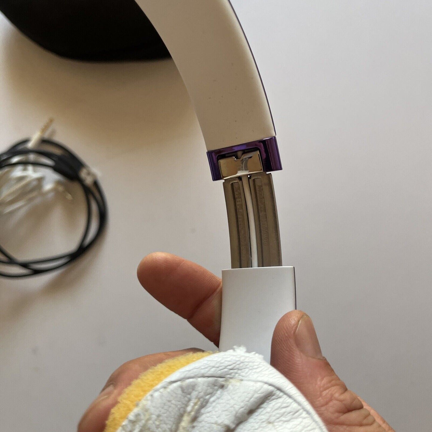 Beats Solo3 Wireless On-Ear Wireless Headphone A1796 *for parts or repair*