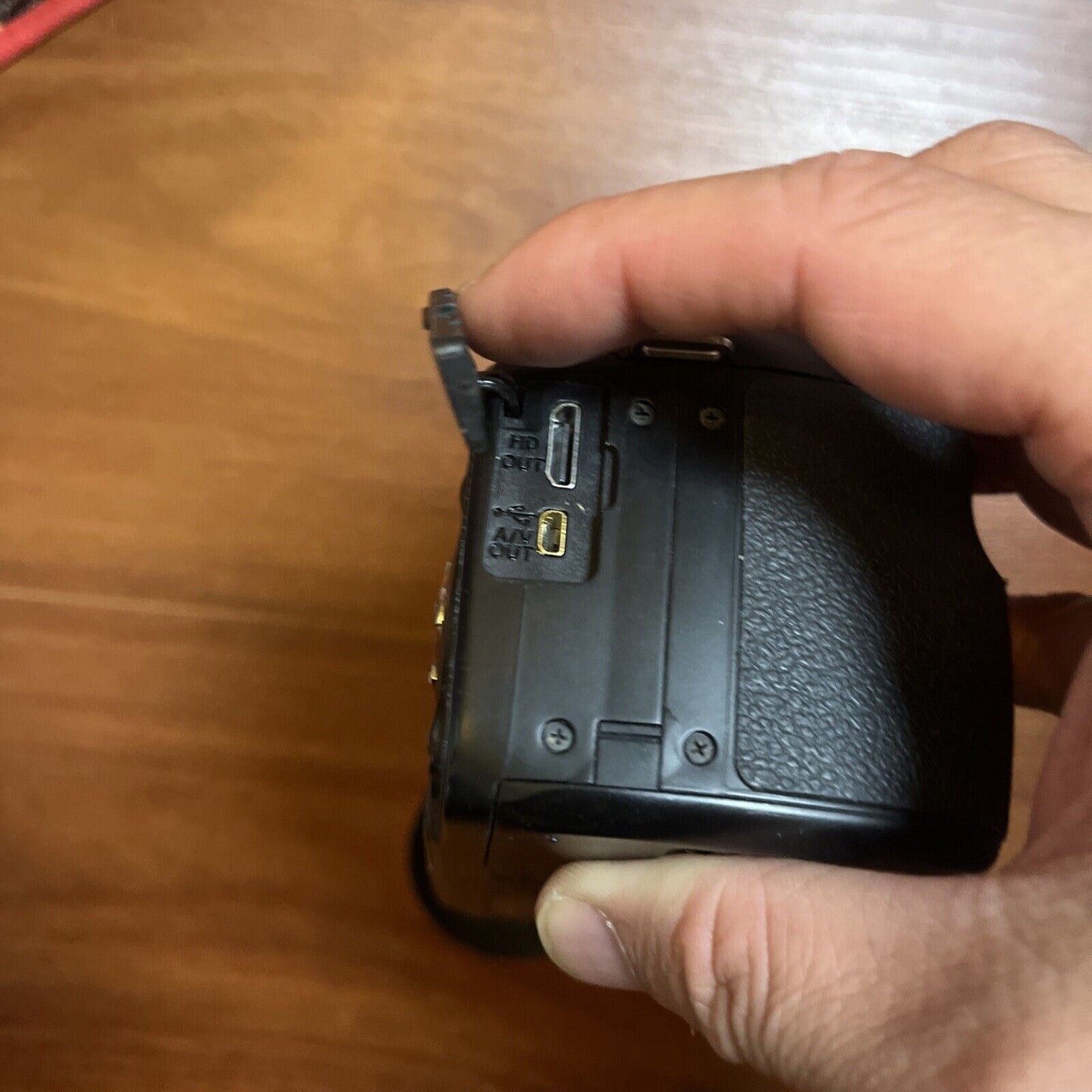 Fujifilm FinePix S2980 Digital Camera 14MP *Cracked LCD Screen but still works*