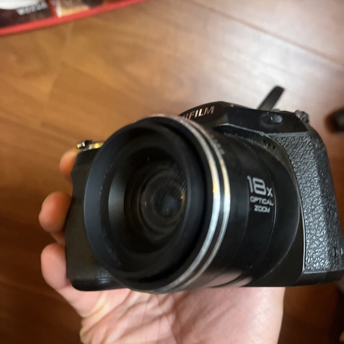 Fujifilm FinePix S2980 Digital Camera 14MP *Cracked LCD Screen but still works*