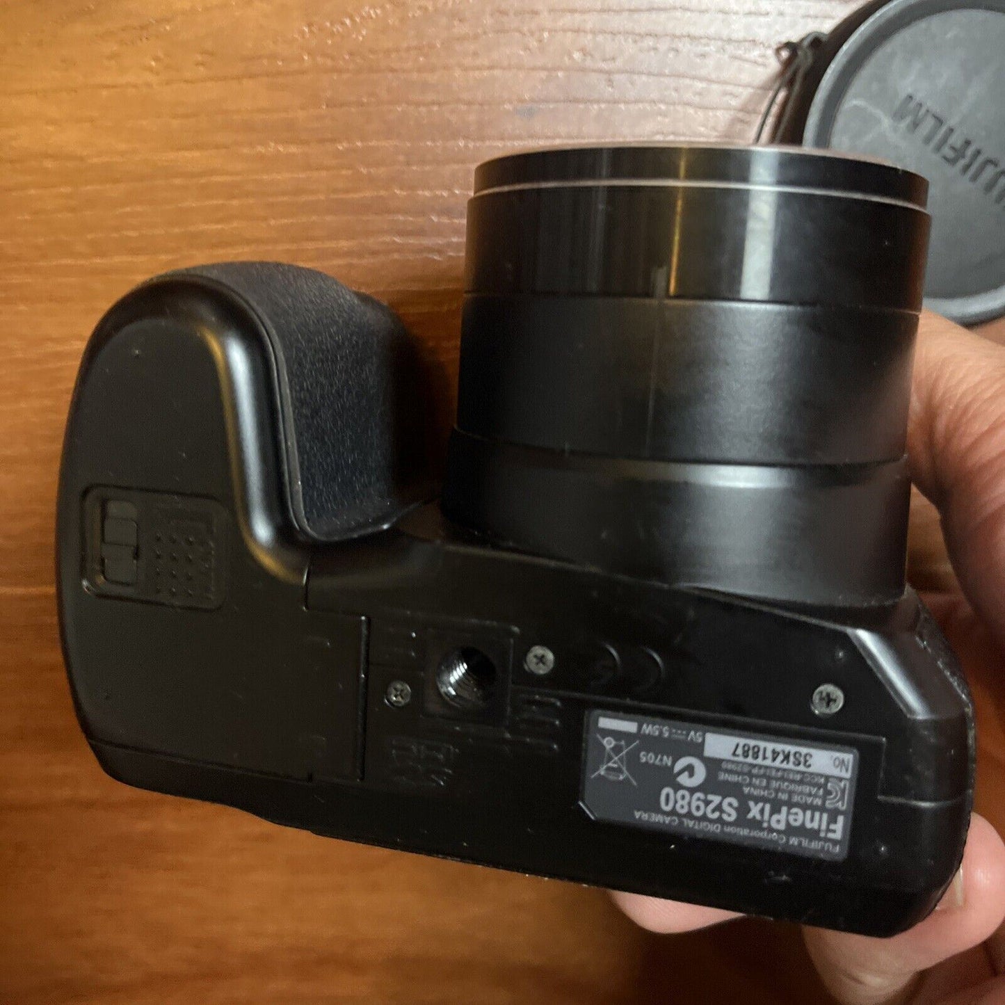 Fujifilm FinePix S2980 Digital Camera 14MP *Cracked LCD Screen but still works*