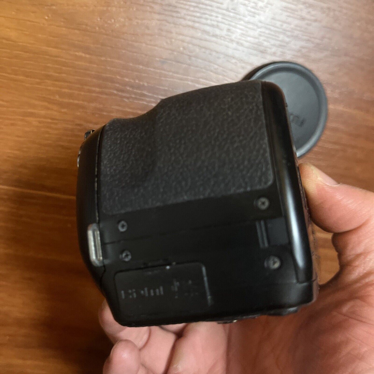 Fujifilm FinePix S2980 Digital Camera 14MP *Cracked LCD Screen but still works*