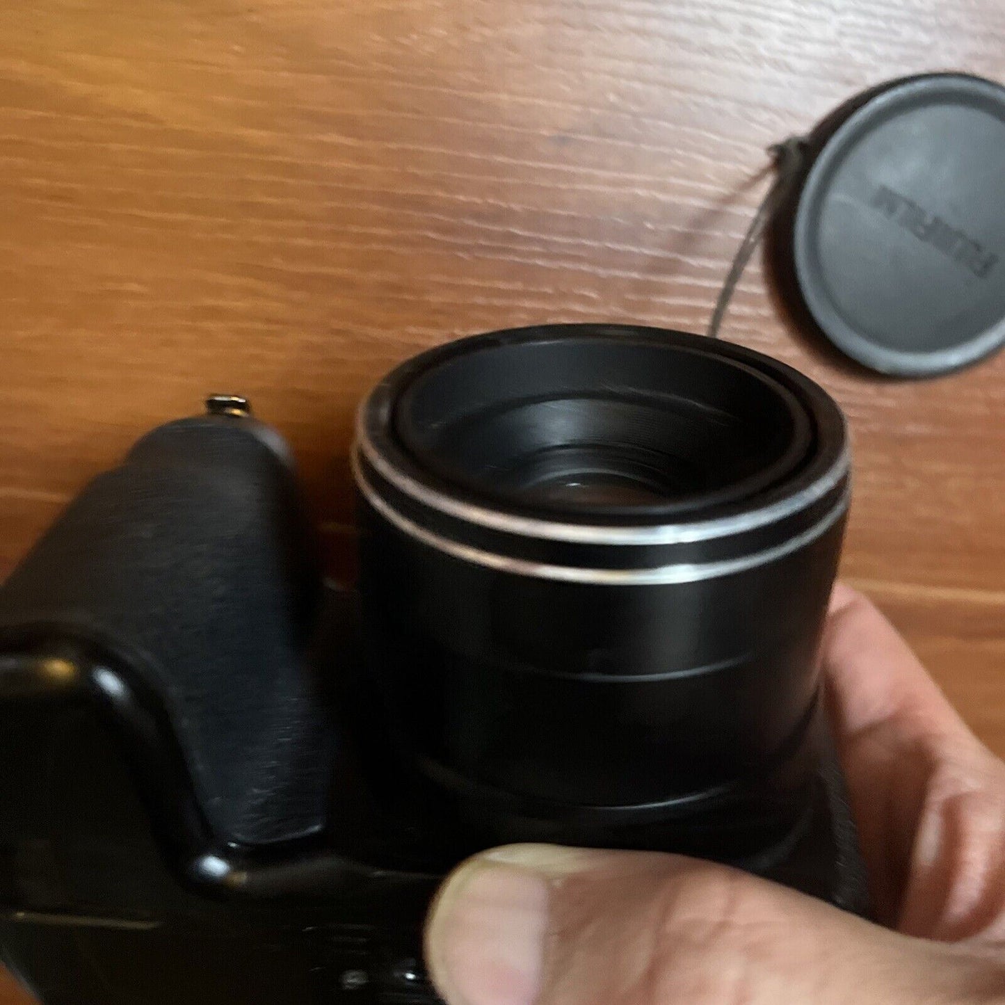 Fujifilm FinePix S2980 Digital Camera 14MP *Cracked LCD Screen but still works*