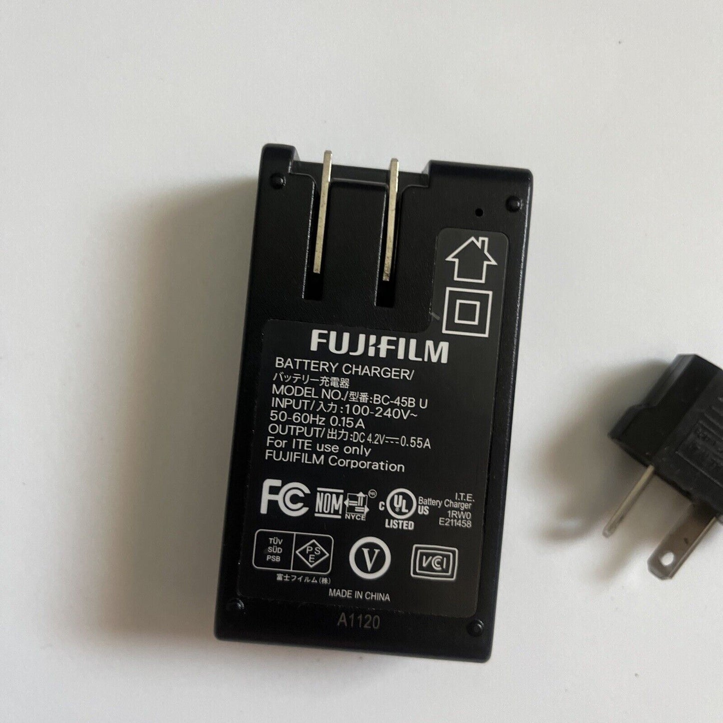 Genuine Fujifilm BC-45B Battery Charger