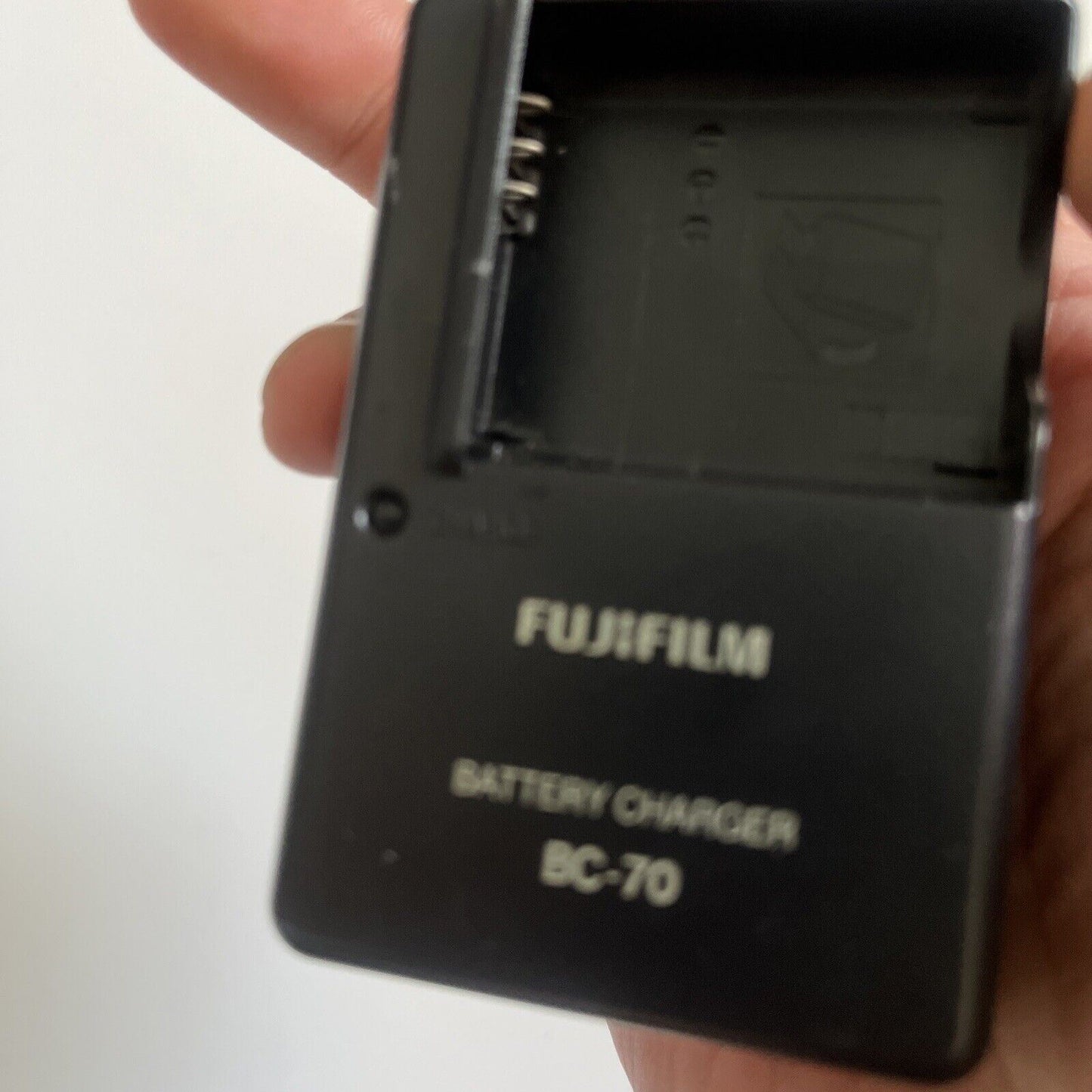 Genuine Fujifilm BC-70 Battery Charger for NP-70 battery