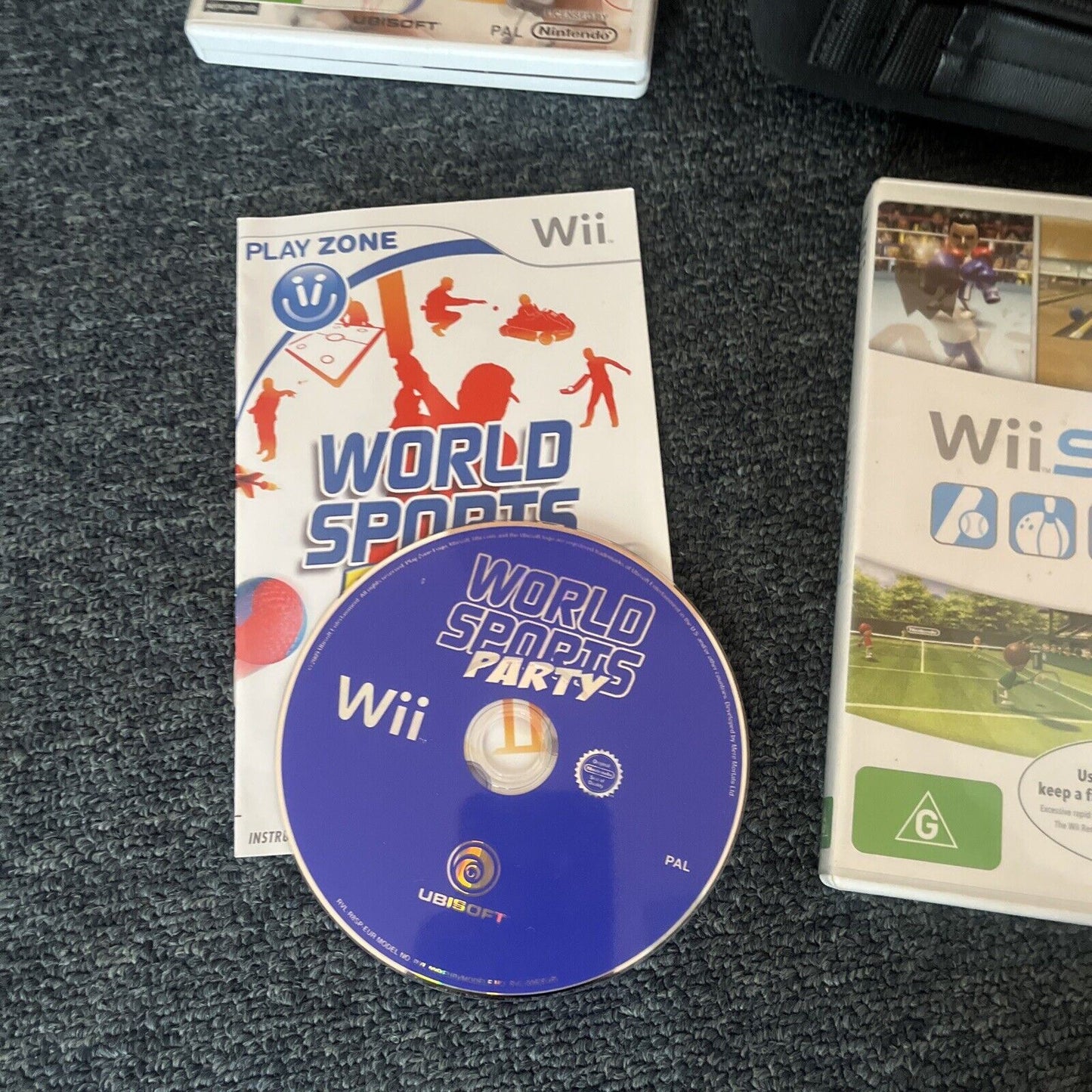 Wii Sports & World Sports Party - Nintendo Wii PAL With Accessories With Case