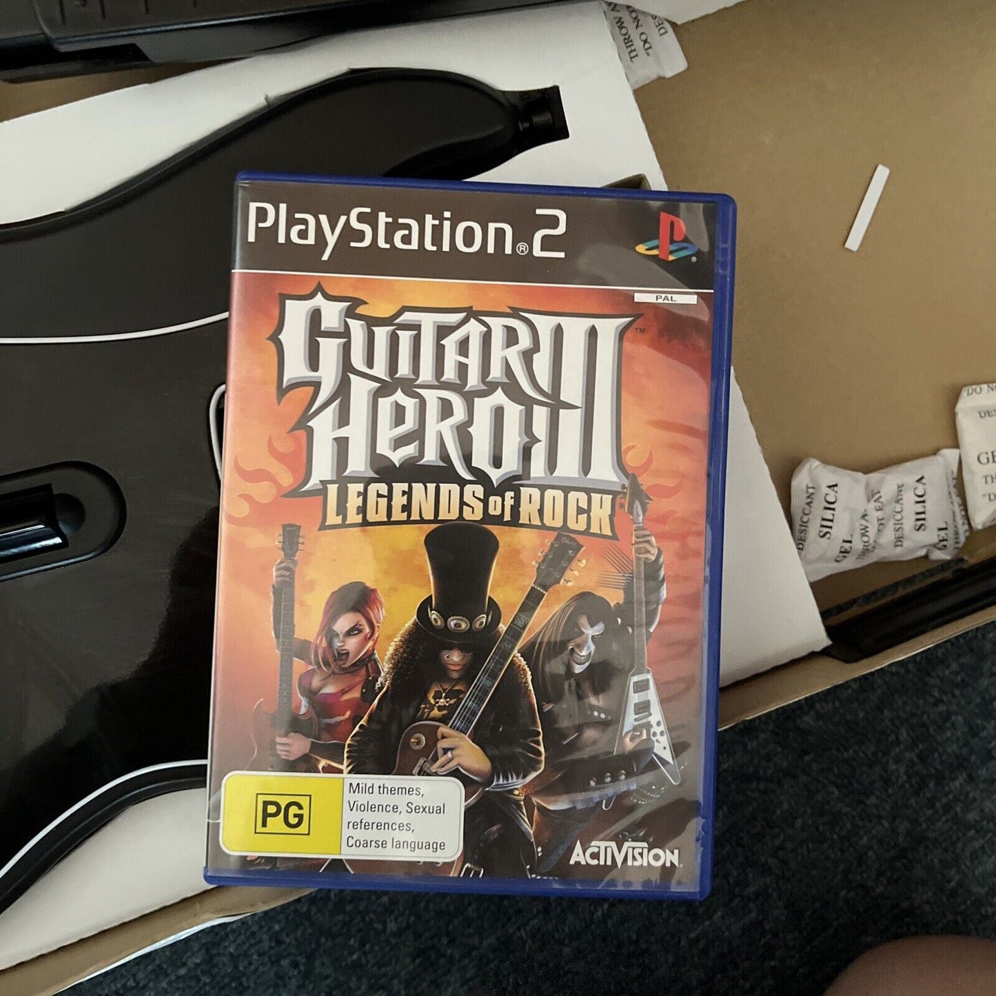 Guitar Hero 3 Legends of Rock Wireless Guitar and PlayStation 2 PS2 Game PAL