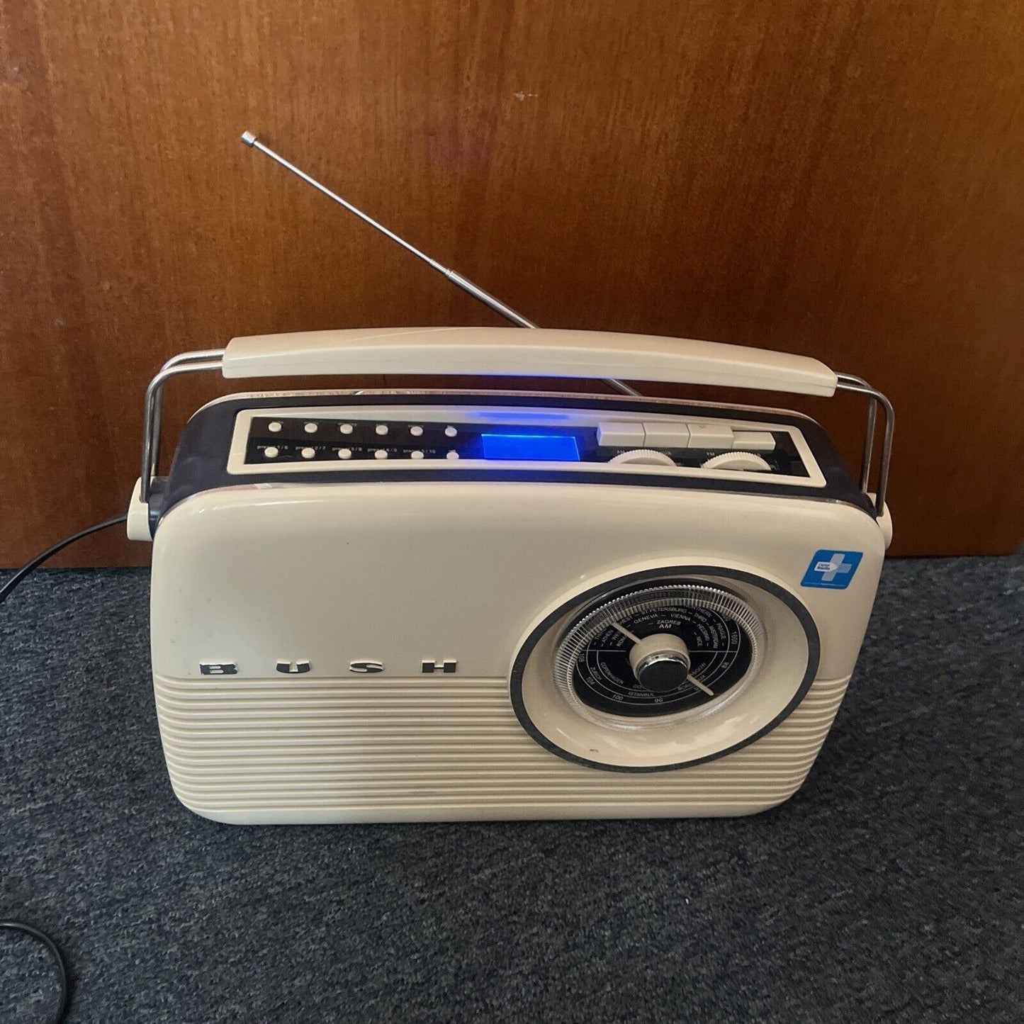 BUSH Traditional DAB+ Digital Radio with AM/FM Radio TR82DAB Retro Style