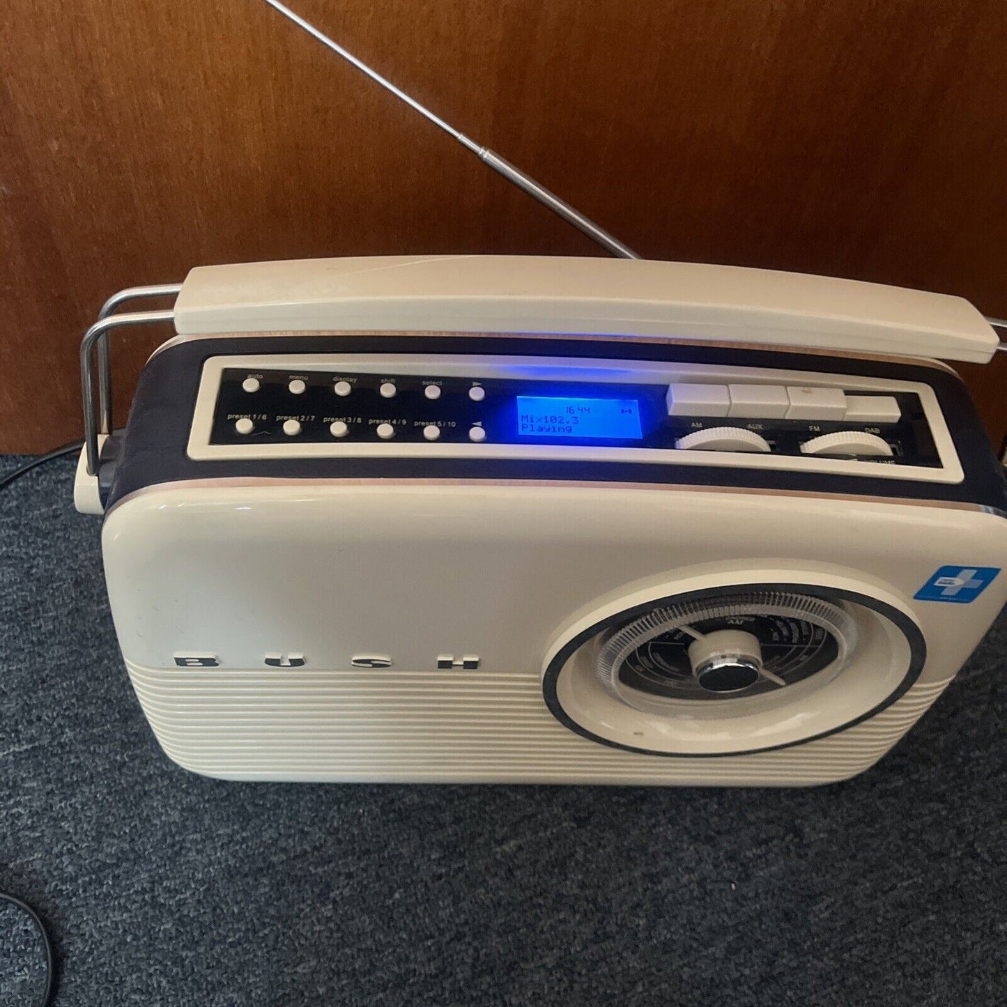 BUSH Traditional DAB+ Digital Radio with AM/FM Radio TR82DAB Retro Style