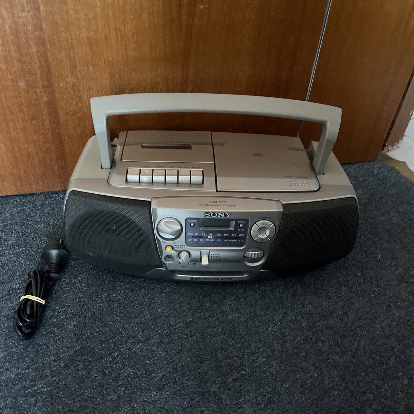 Sony CFD-V17 CD Radio Cassette Recorder AM/FM