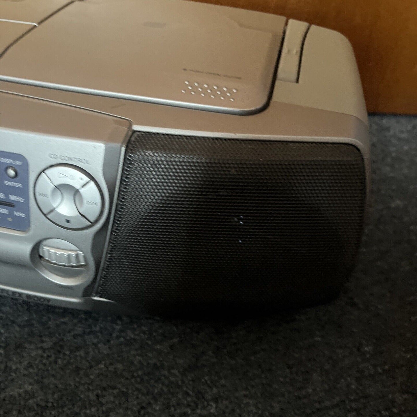 Sony CFD-V17 CD Radio Cassette Recorder AM/FM