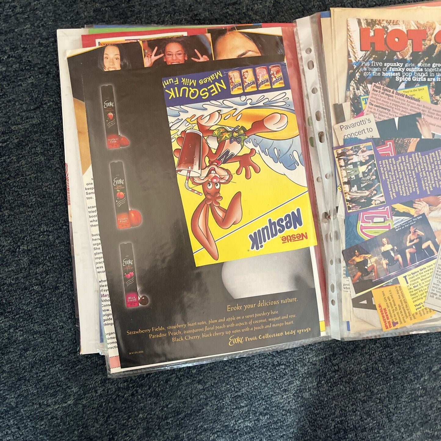 Spice Girls Folder with Newspaper & Magazines Clippings of Spice Girls 1997