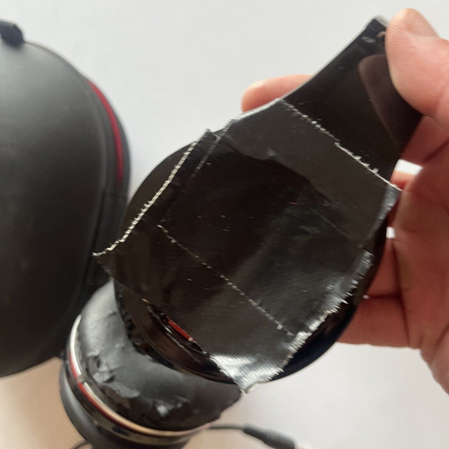 Beats by DrDre Headphones With Case *Works but battery lid is missing* 190003-00