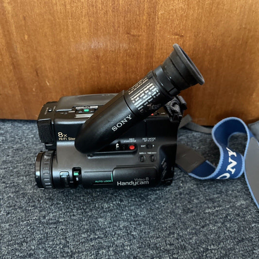 Sony CCD-TR75E Video 8 Handycam Camera Camcorder *For Parts Or Repair*