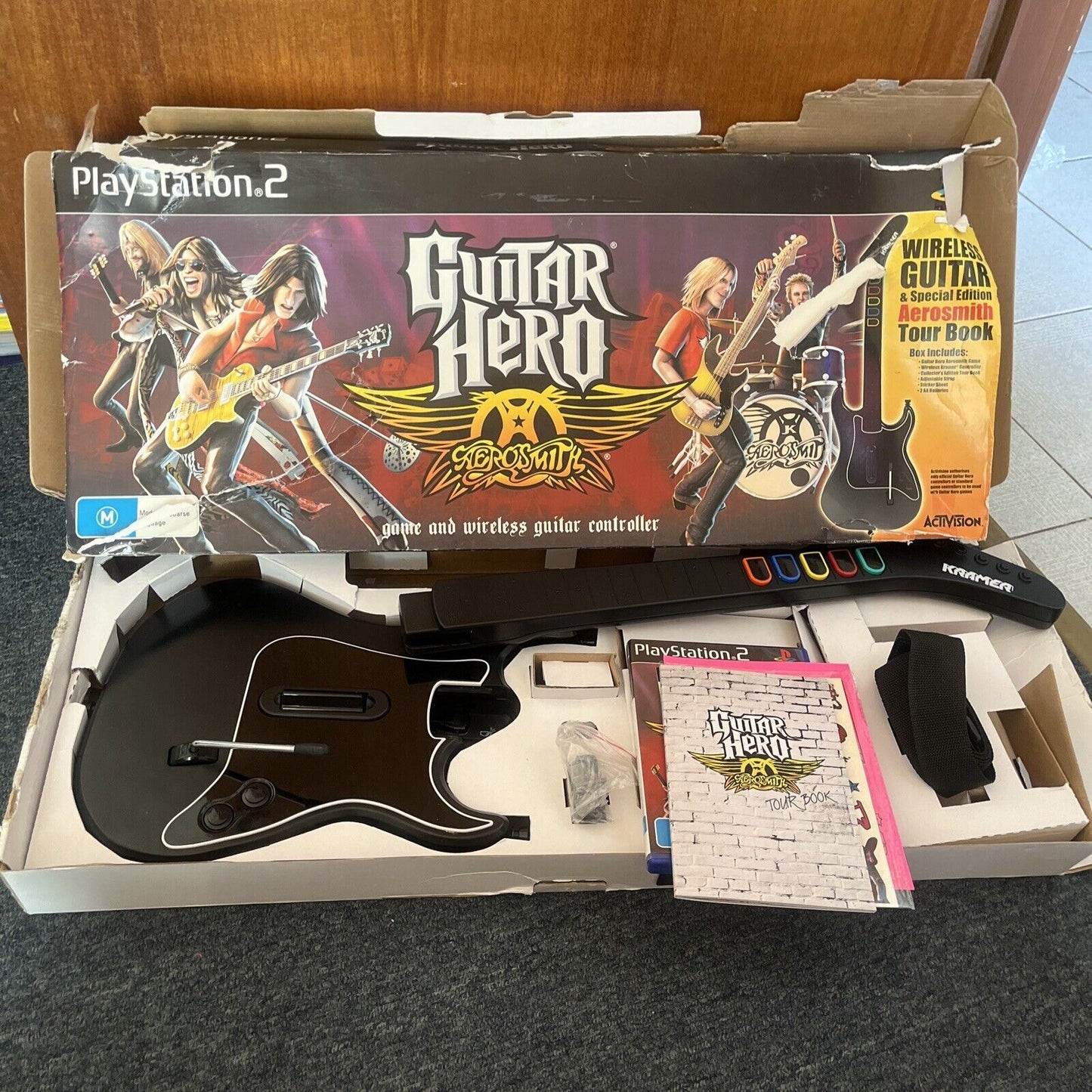 Guitar Hero Aerosmith Game & Wireless Guitar Controller Tour Book Sony PS2 PAL