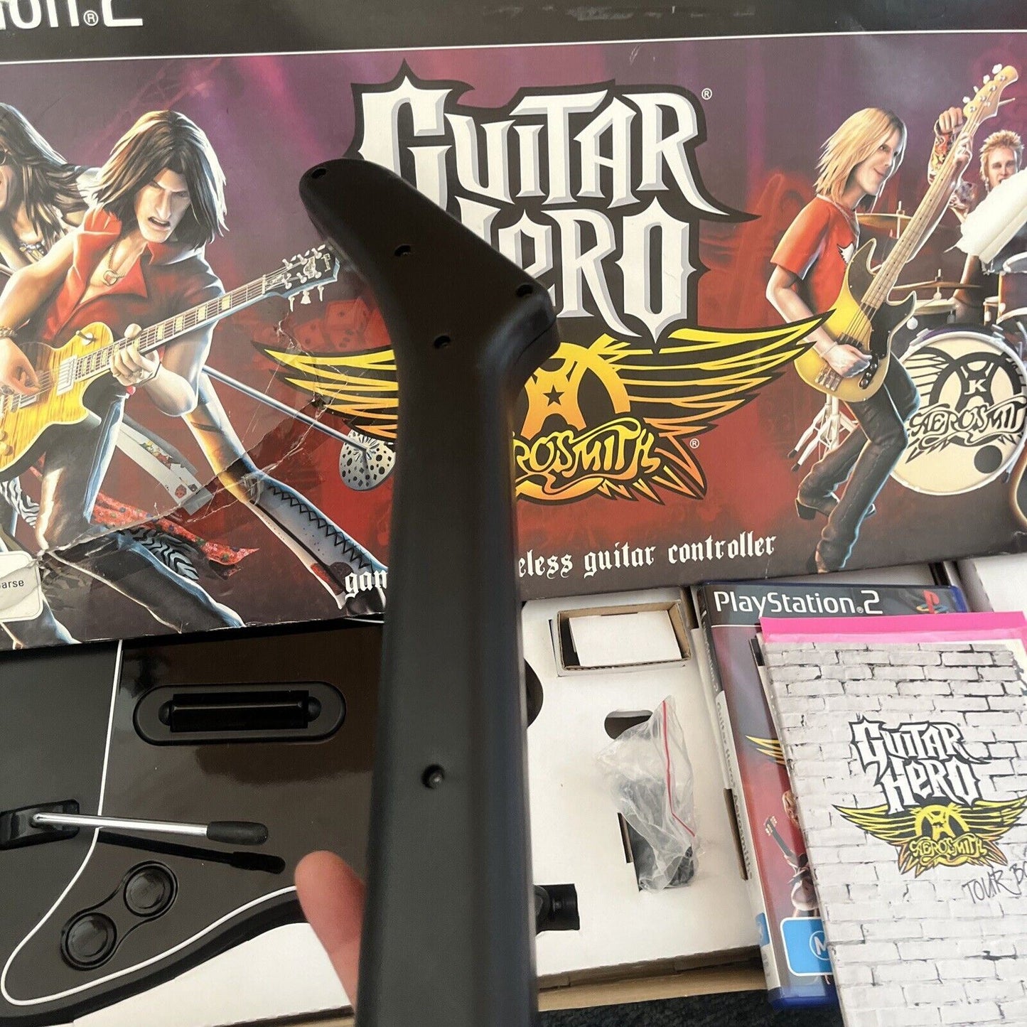 Guitar Hero Aerosmith Game & Wireless Guitar Controller Tour Book Sony PS2 PAL