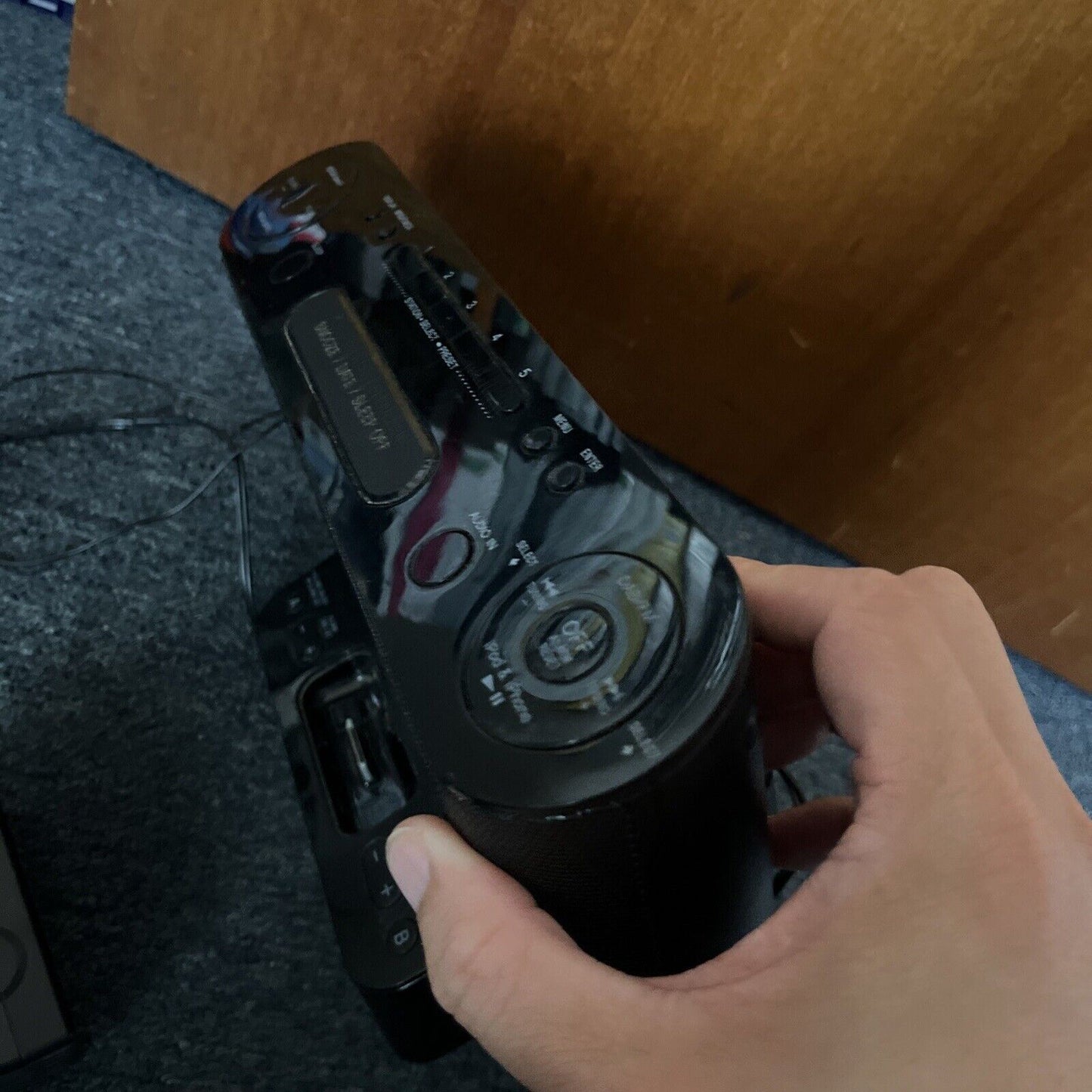 SONY DAB+ Digital Radio FM Personal Audio Docking System Clock Alarm XDR-DS12iP